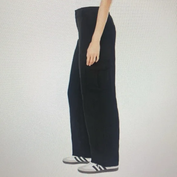 Well Worn Ladies' Wide Leg Cargo Pants High Rise- Black - Picture 2 of 6